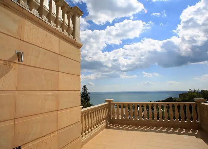 فندق Argisht Palace Only